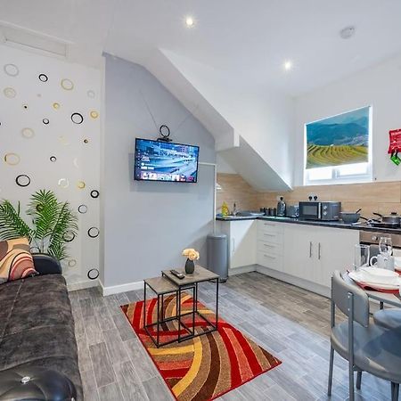 *Fl1K* For Your Most Relaxed & Cosy Stay + Free Parking + Free Fast Wifi Leeds  Exteriör bild